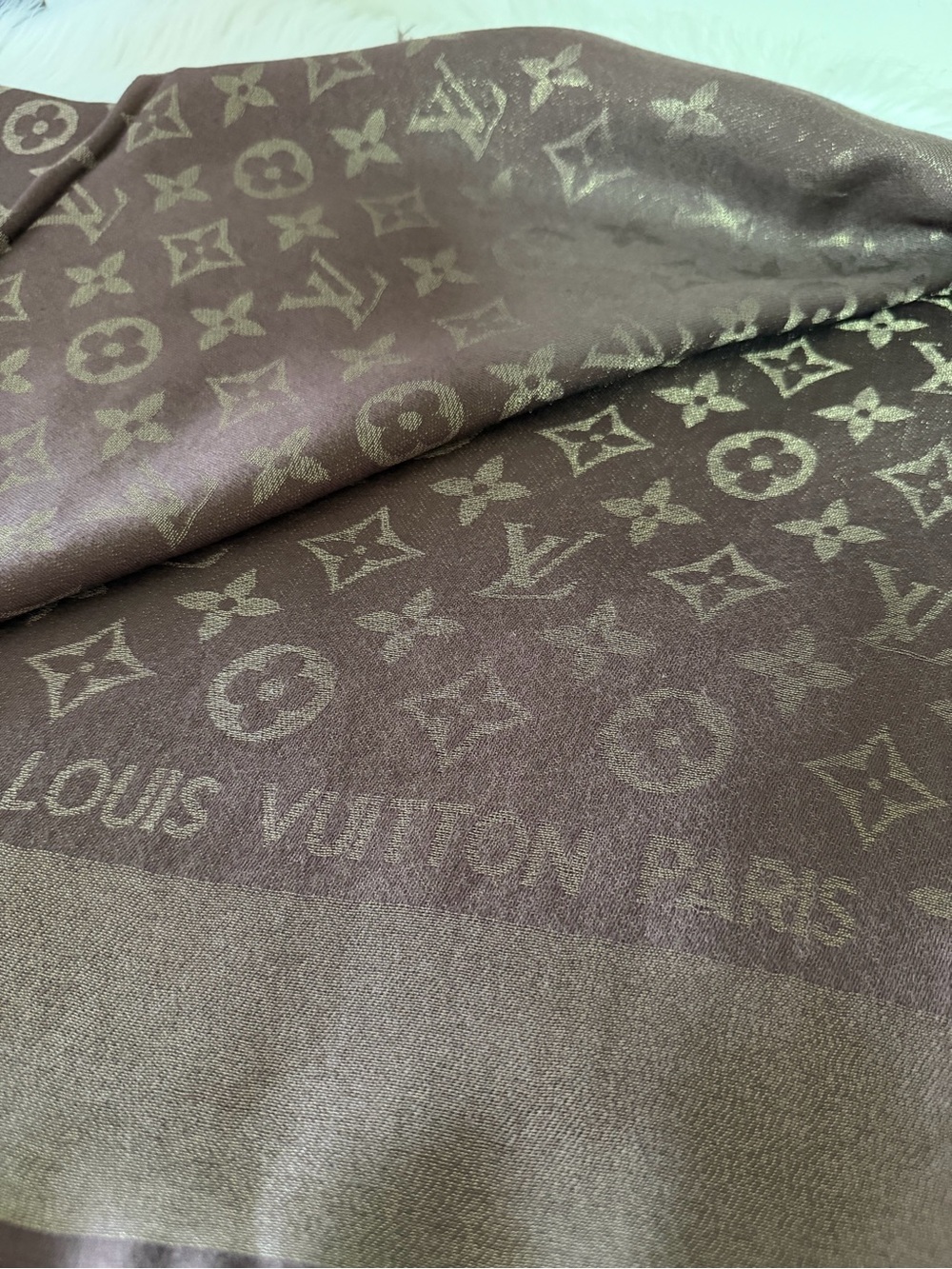 Louis Vuitton Monogram Shawl Scarf in Brown and Gold. - Picture 9 of 11